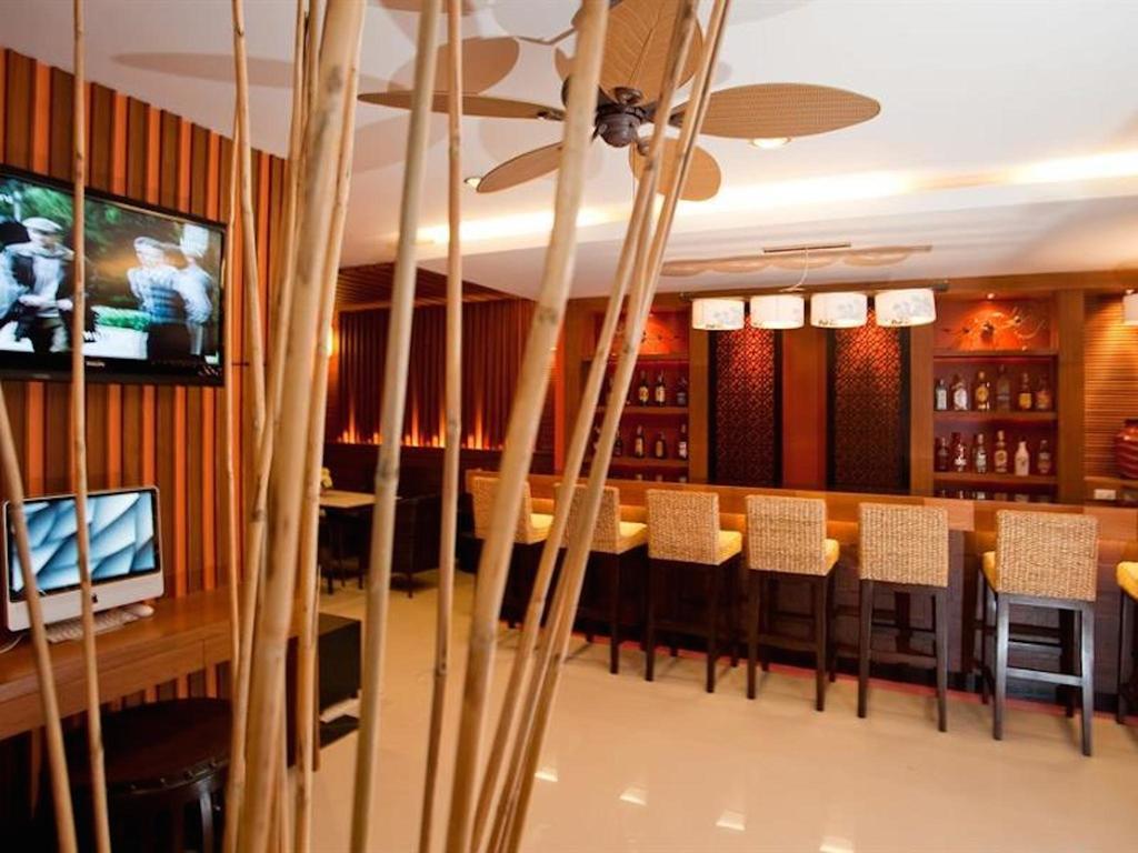 Deva Suites Patong Phuket Екстериор снимка