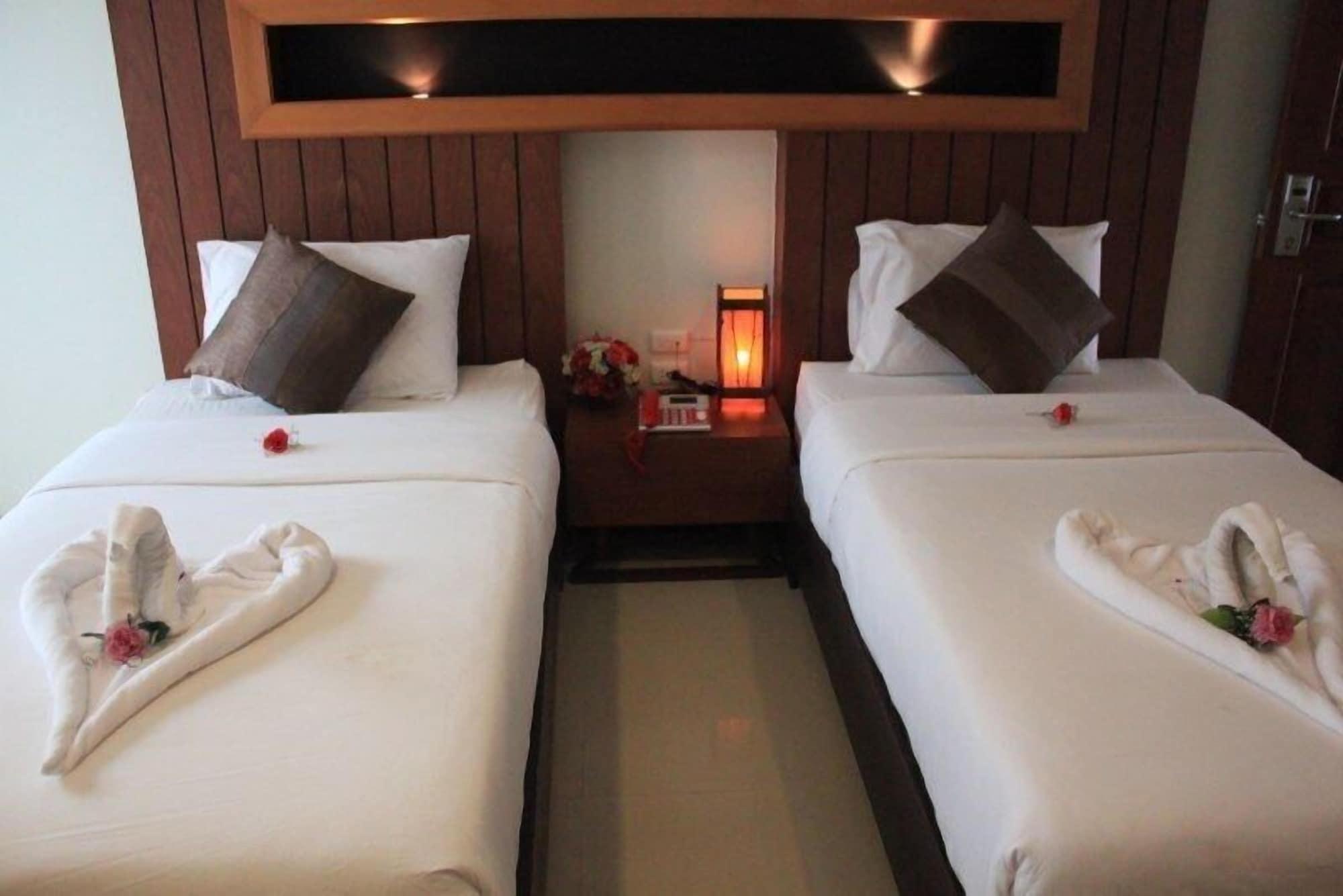 Deva Suites Patong Phuket Екстериор снимка