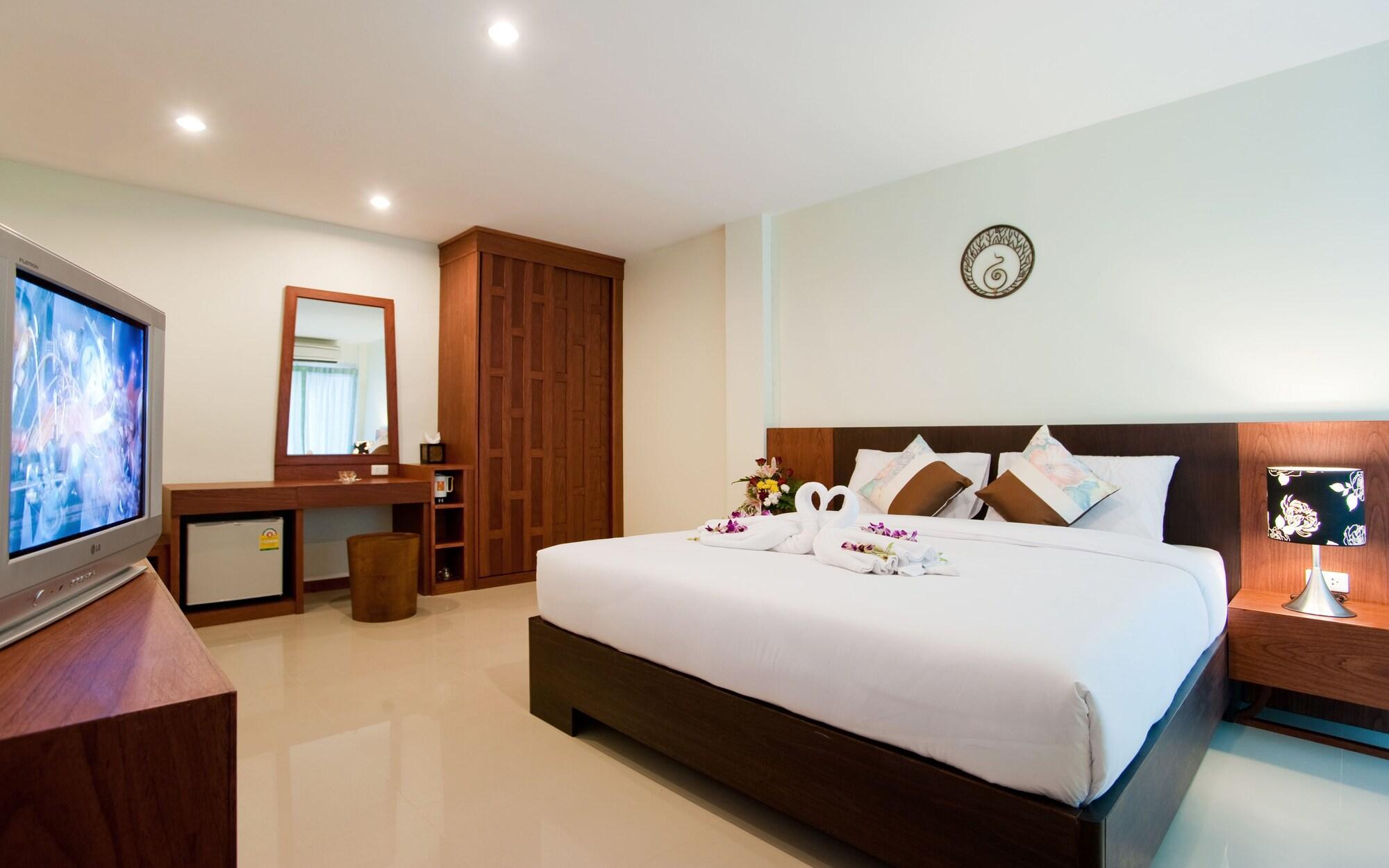 Deva Suites Patong Phuket Екстериор снимка