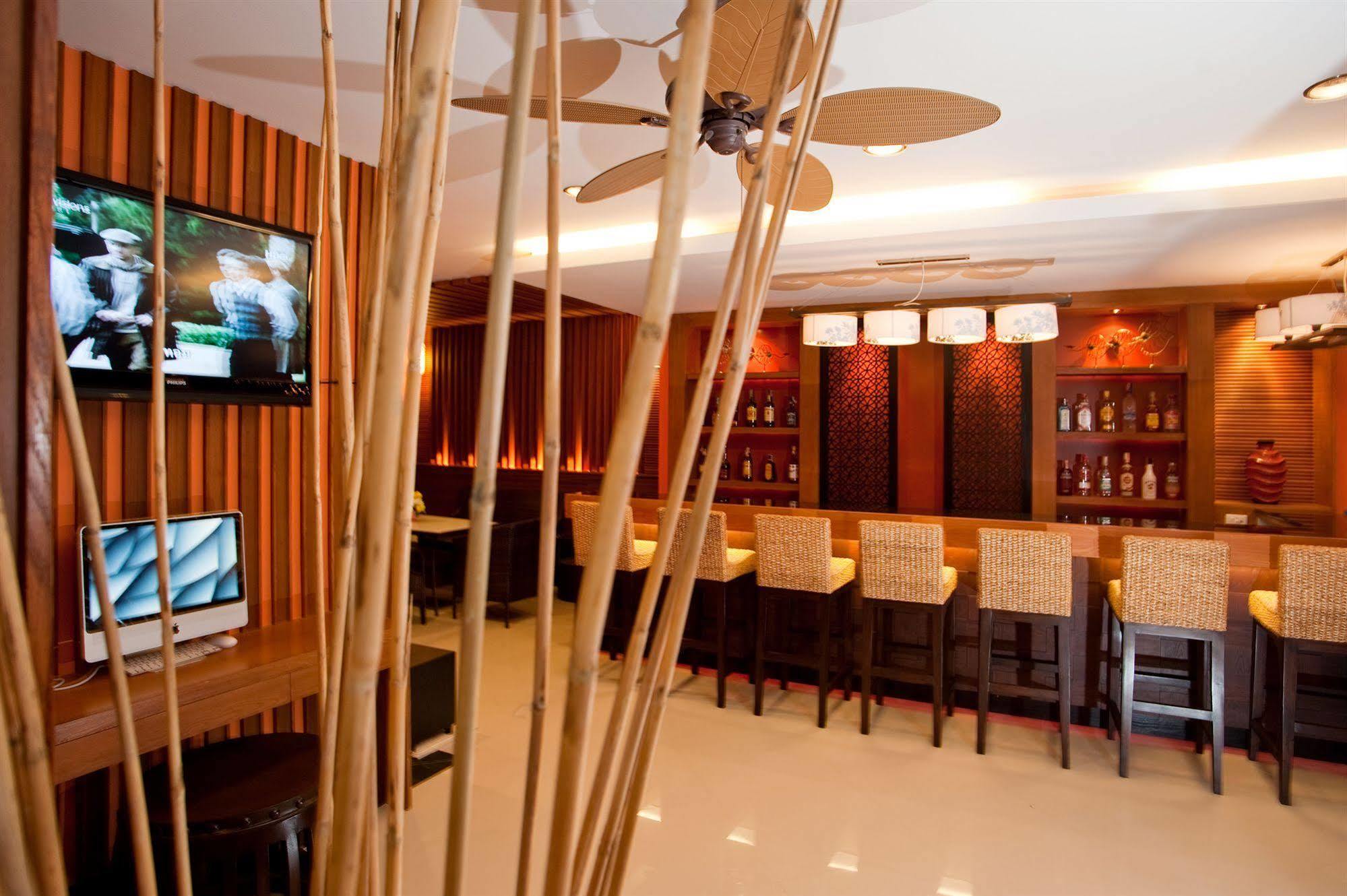 Deva Suites Patong Phuket Екстериор снимка